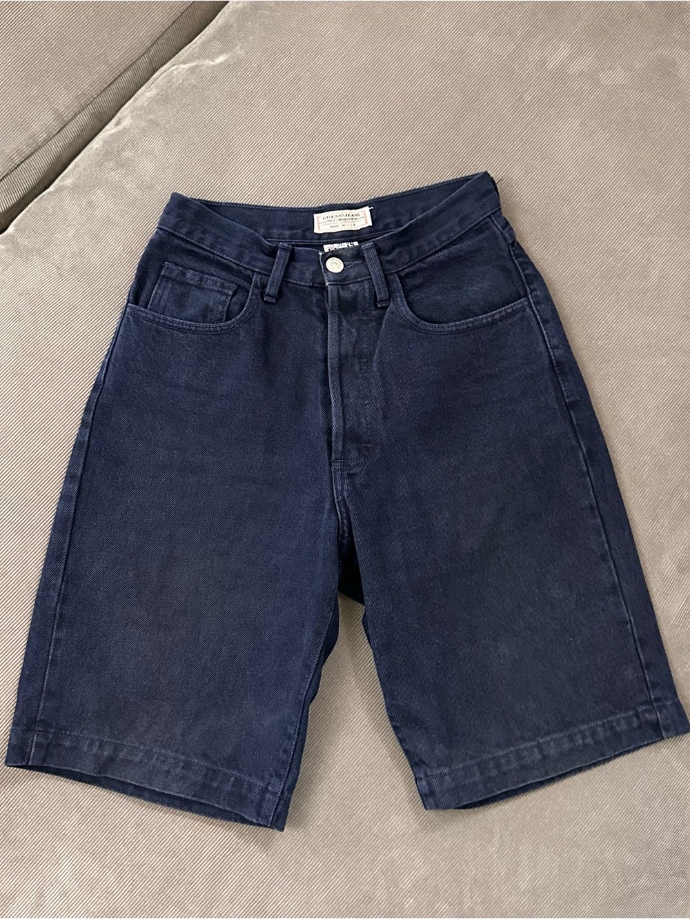 Vintage Guess High-Rise Button-Fly Mom Jean Denim Shorts Light Blue Waist 26